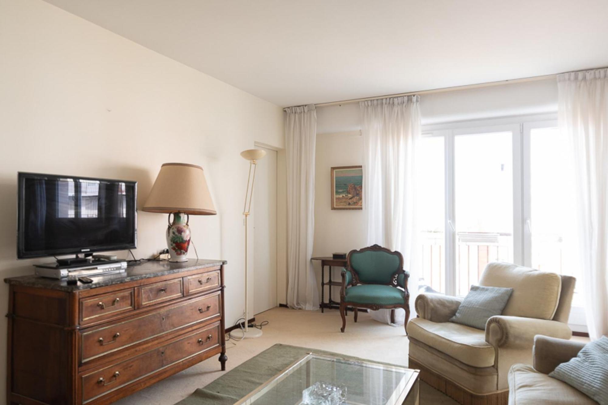 Апартаменты Lovely 66 M 2 Steps From The City Center Булонь-Бийанкур Экстерьер фото